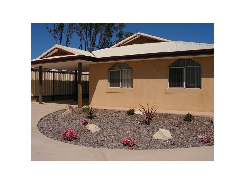 Unit 2/216 Stickland, Port Denison WA 6525