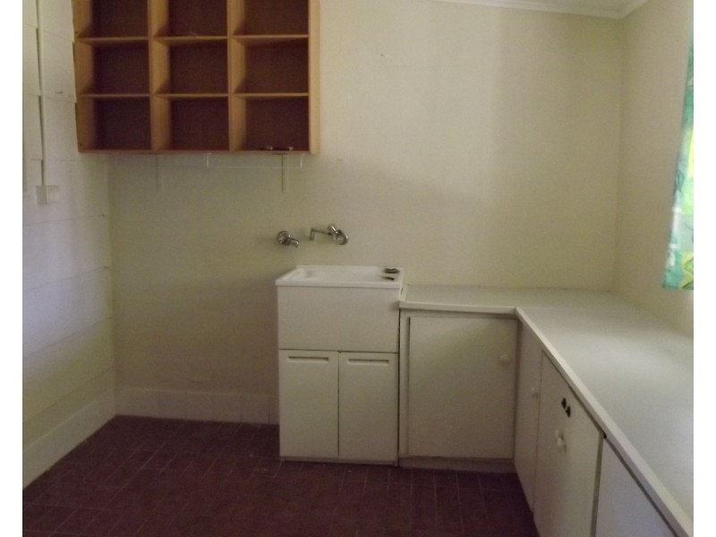 16 Dodd Street, Dongara WA 6525