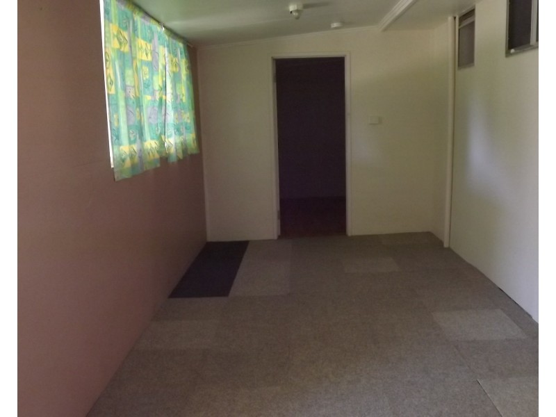 16 Dodd Street, Dongara WA 6525