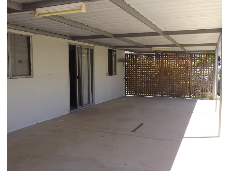 16 Dodd Street, Dongara WA 6525