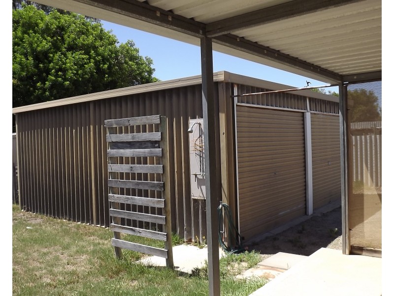 16 Dodd Street, Dongara WA 6525