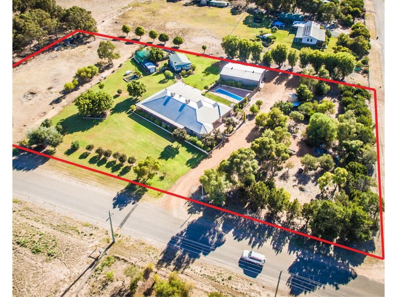 92 Brennand Road, Dongara WA 6525