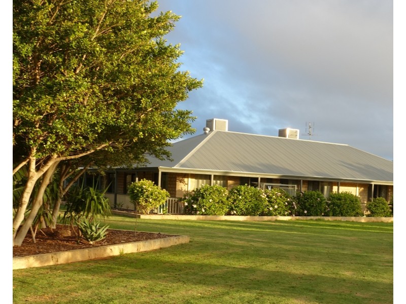 92 Brennand Road, Dongara WA 6525