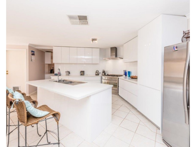 92 Brennand Road, Dongara WA 6525