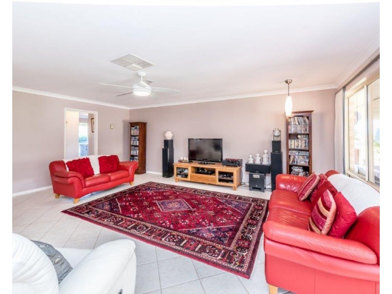 92 Brennand Road, Dongara WA 6525