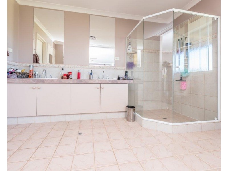 92 Brennand Road, Dongara WA 6525