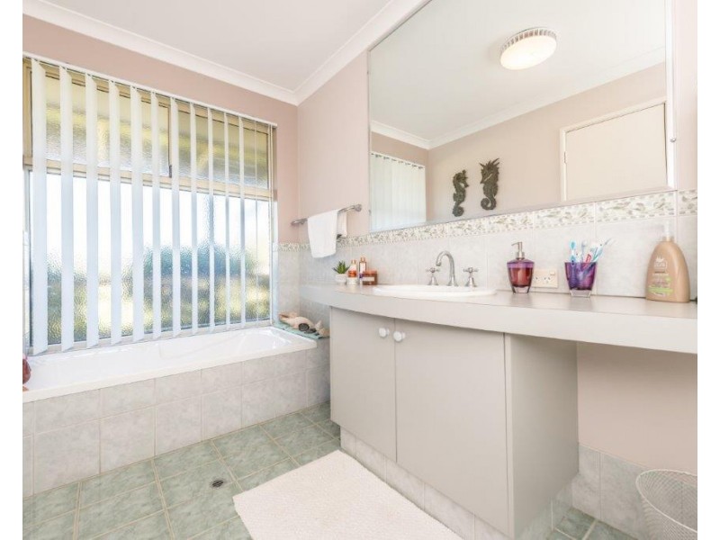 92 Brennand Road, Dongara WA 6525