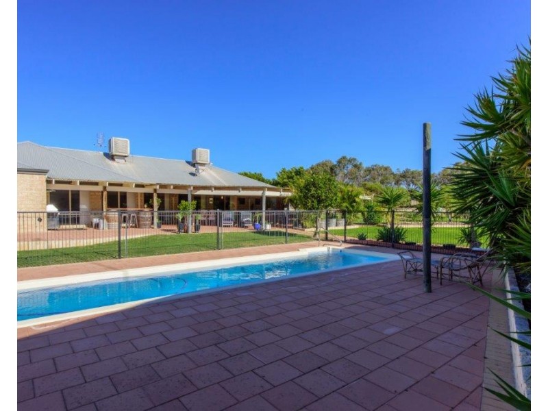 92 Brennand Road, Dongara WA 6525
