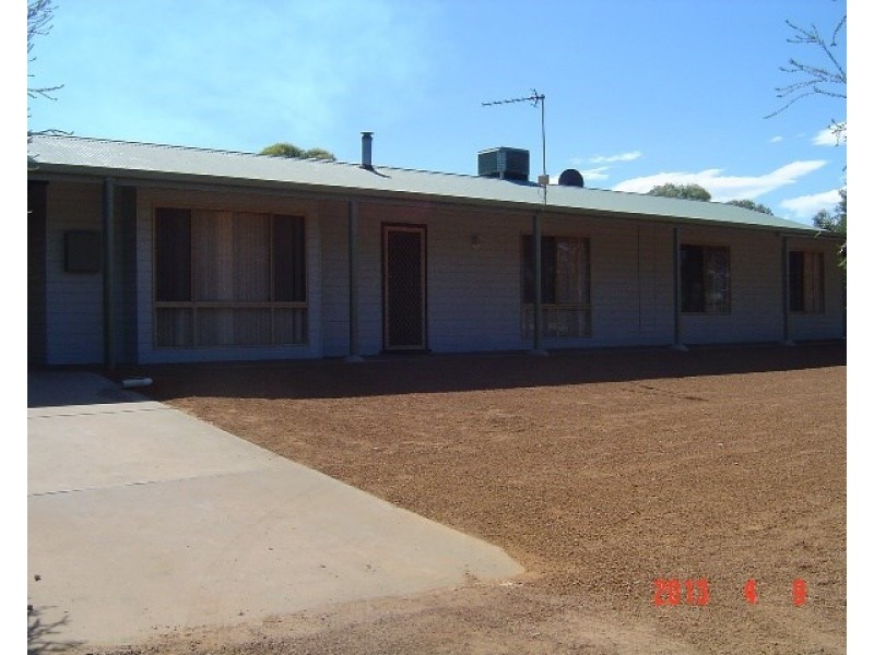 14 Massingham Place, Dongara WA 6525