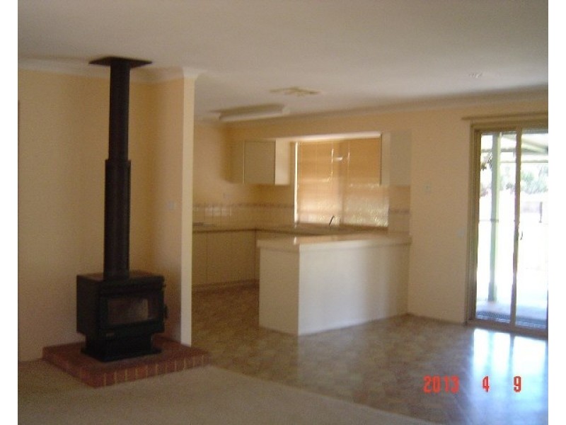 14 Massingham Place, Dongara WA 6525