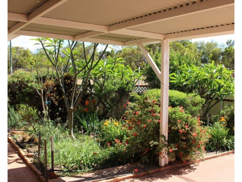 1 Irwin Crescent, Dongara WA 6525