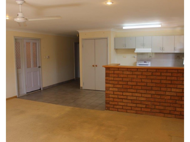 1 Irwin Crescent, Dongara WA 6525