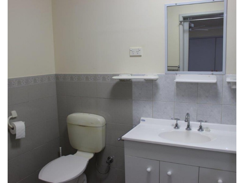 1 Irwin Crescent, Dongara WA 6525