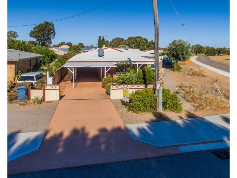 1 Irwin Crescent, Dongara WA 6525