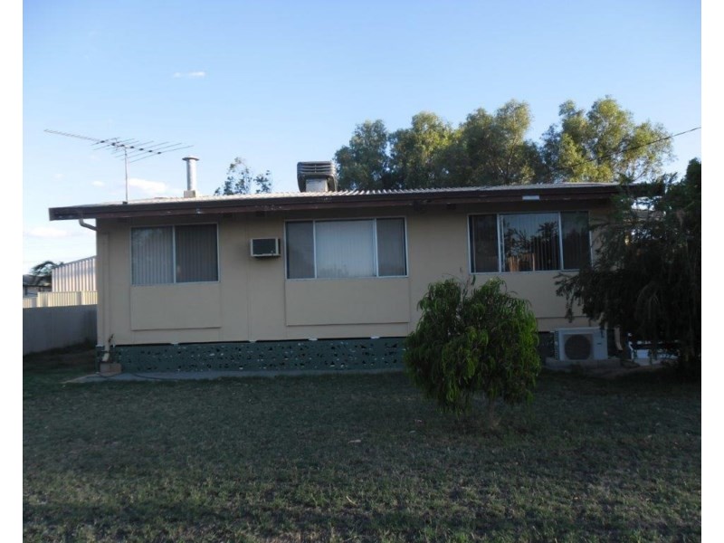 2 Nairn Street, Carnamah WA 6517