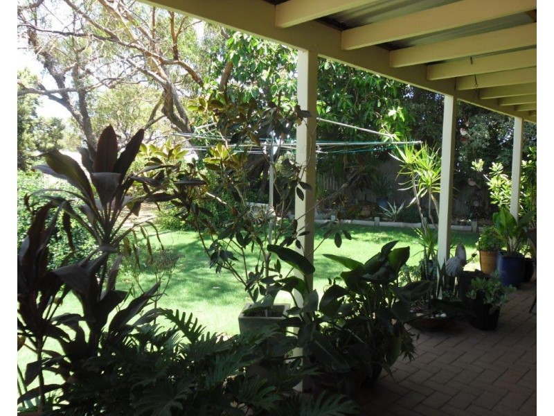 4 Robertson Street, Carnamah WA 6517