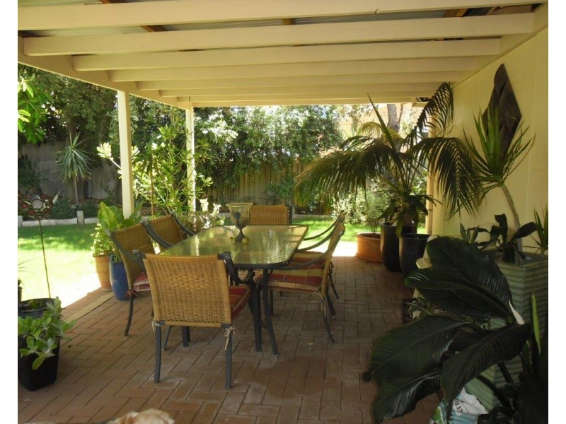 4 Robertson Street, Carnamah WA 6517