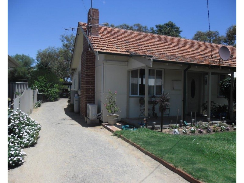4 Robertson Street, Carnamah WA 6517