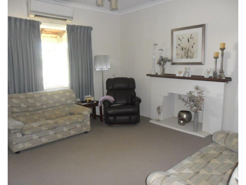 4 Robertson Street, Carnamah WA 6517