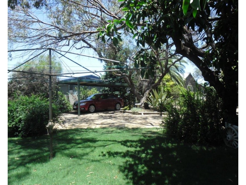 4 Robertson Street, Carnamah WA 6517