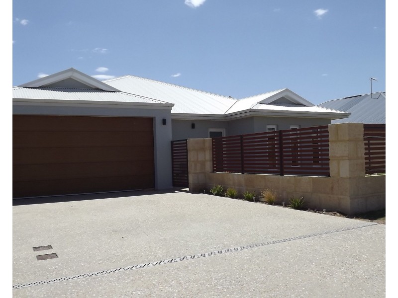 18 Gillam Drive, Dongara WA 6525