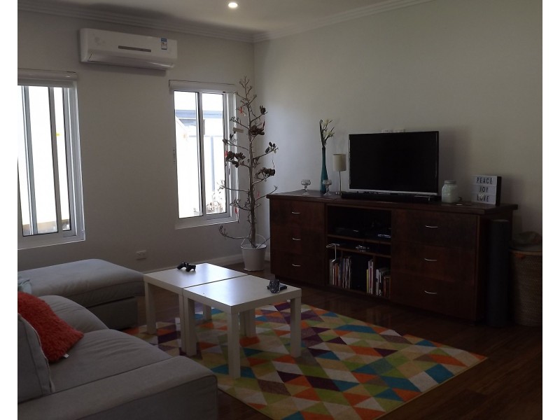 18 Gillam Drive, Dongara WA 6525