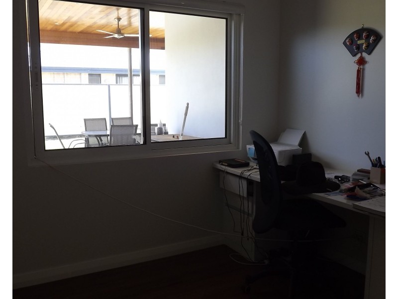 18 Gillam Drive, Dongara WA 6525