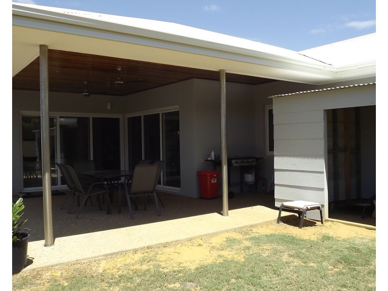 18 Gillam Drive, Dongara WA 6525
