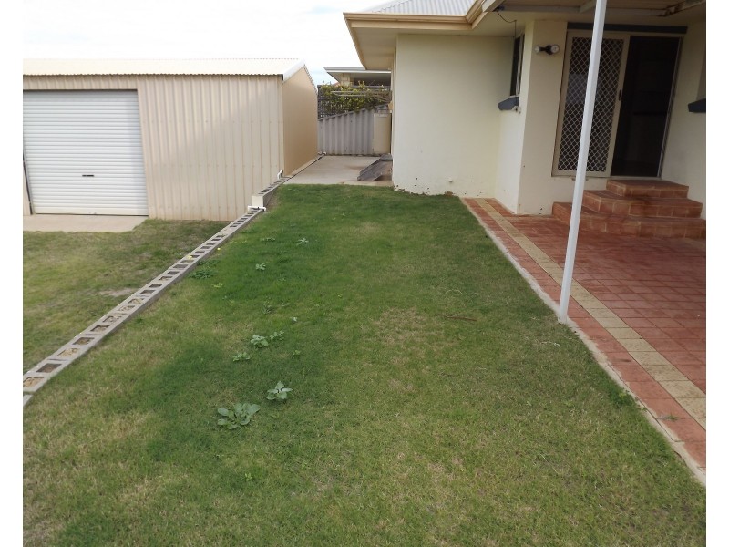 10 Searipple Avenue, Port Denison WA 6525