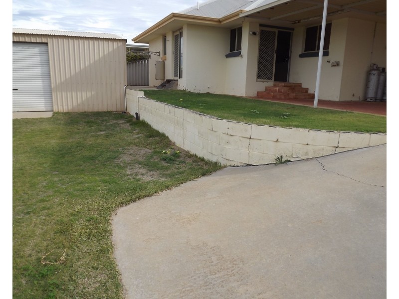 10 Searipple Avenue, Port Denison WA 6525