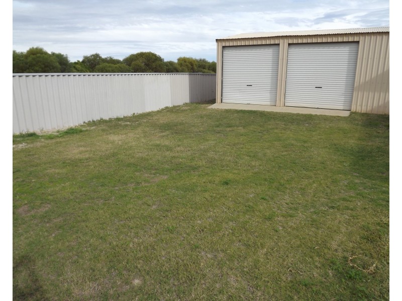 10 Searipple Avenue, Port Denison WA 6525