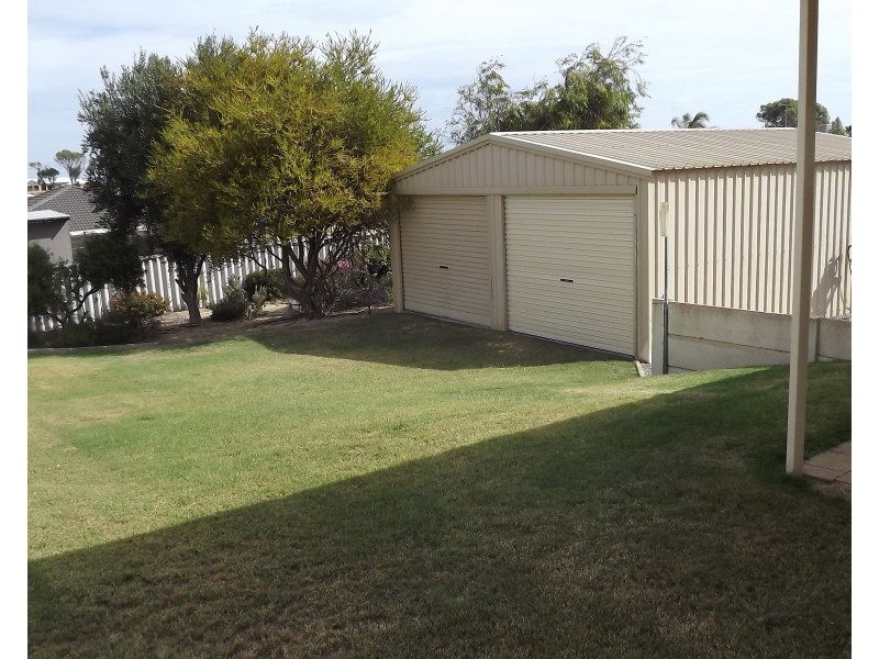 33 OCEAN Drive, Port Denison WA 6525