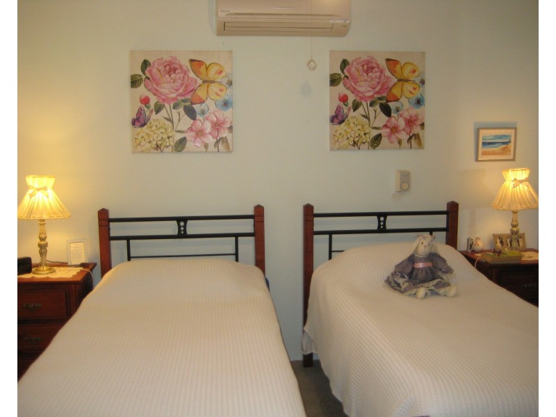 8 Canny Place, Port Denison WA 6525