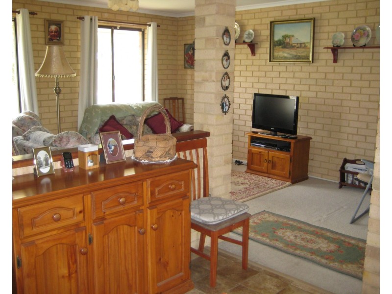 8 Canny Place, Port Denison WA 6525