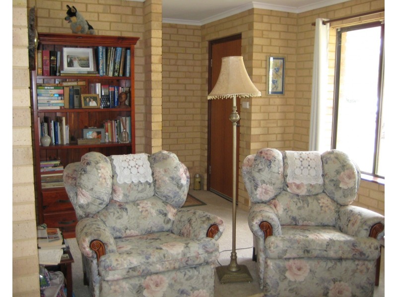 8 Canny Place, Port Denison WA 6525