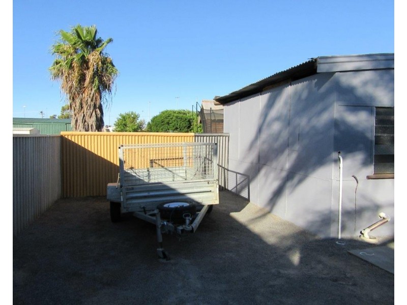 11 Robertson Street, Carnamah WA 6517