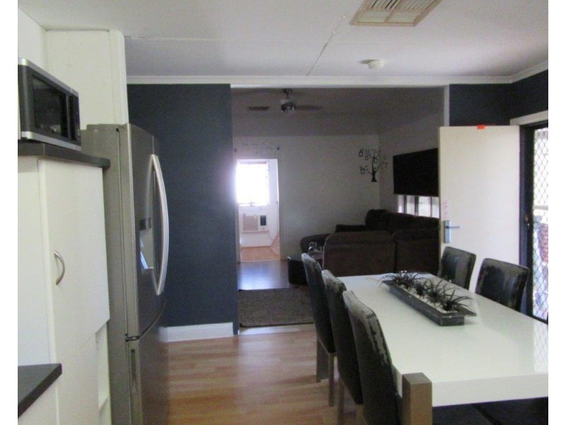 11 Robertson Street, Carnamah WA 6517