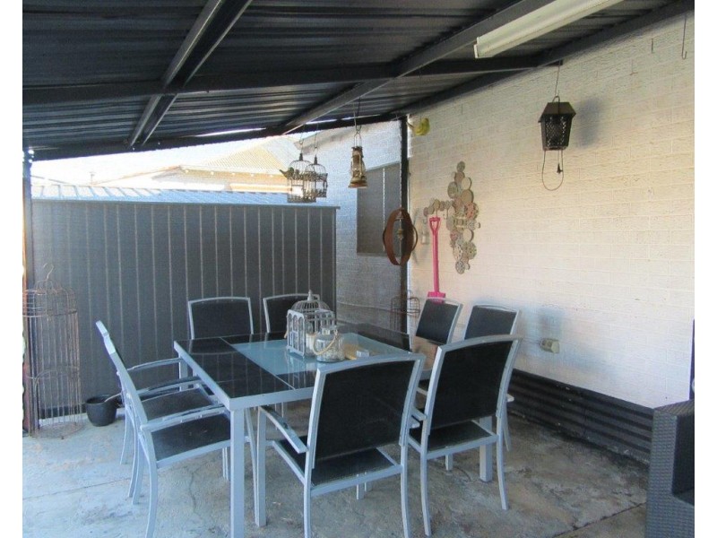 11 Robertson Street, Carnamah WA 6517