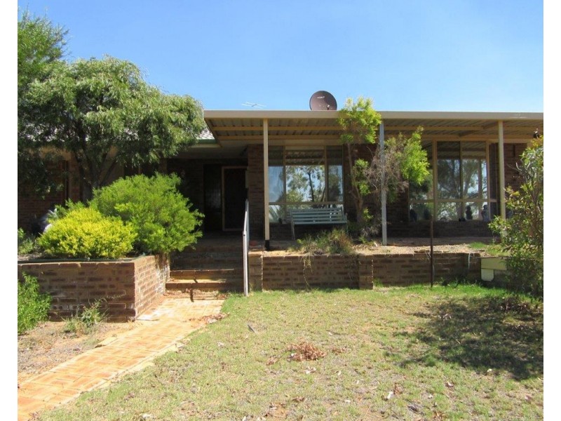 19 Parker Street, Carnamah WA 6517