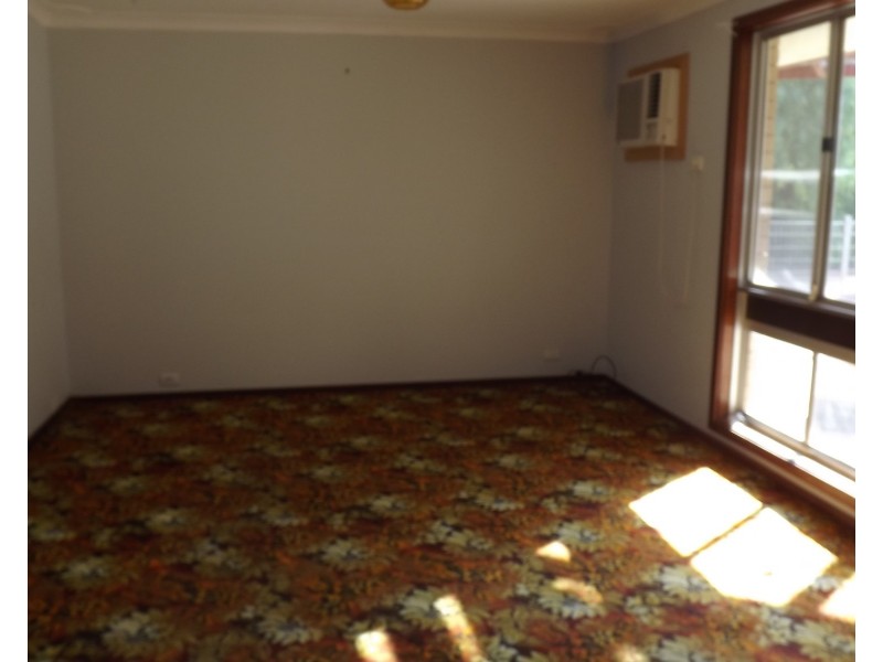 8 Hunts Road, Dongara WA 6525