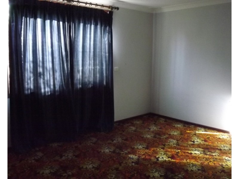 8 Hunts Road, Dongara WA 6525