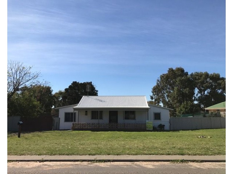 8 Armstrong Street, Dongara WA 6525