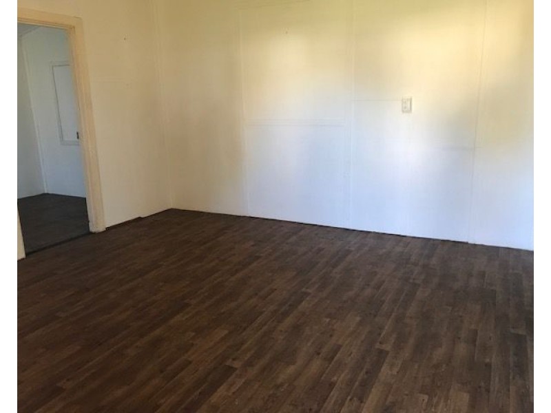 8 Armstrong Street, Dongara WA 6525