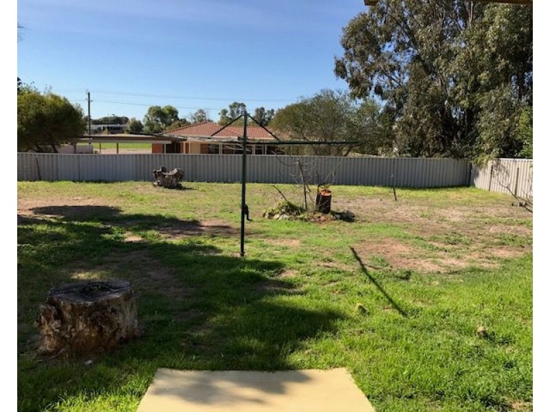 8 Armstrong Street, Dongara WA 6525