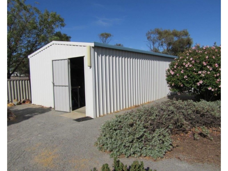 3 Caron Street, Carnamah WA 6517