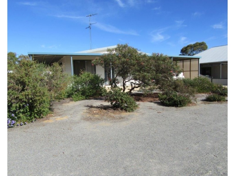 3 Caron Street, Carnamah WA 6517
