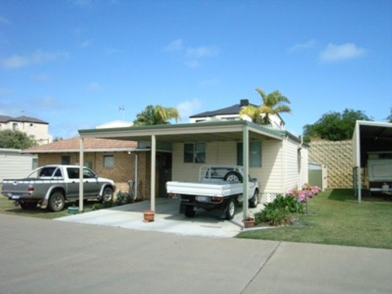 11/123 Point Leander Drive, Port Denison WA 6525