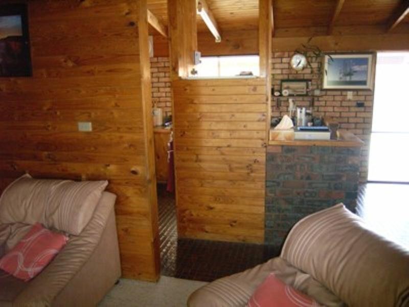 6 Scott Road, Dongara WA 6525