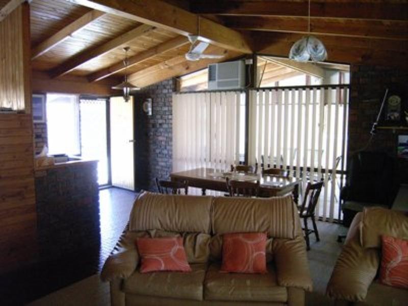 6 Scott Road, Dongara WA 6525