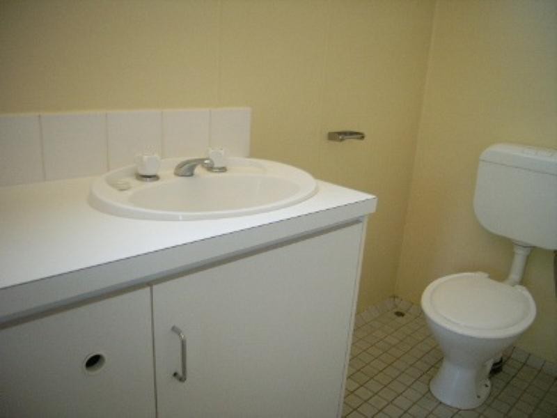 8B Criddle, Dongara WA 6525